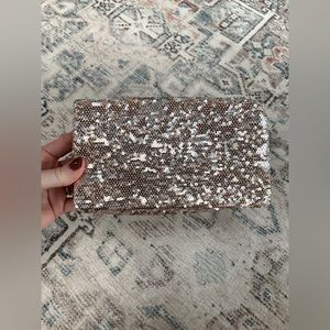 LIKE NEW ROSEGOLD CHAMPAGNE SEQUINED CLUTCH